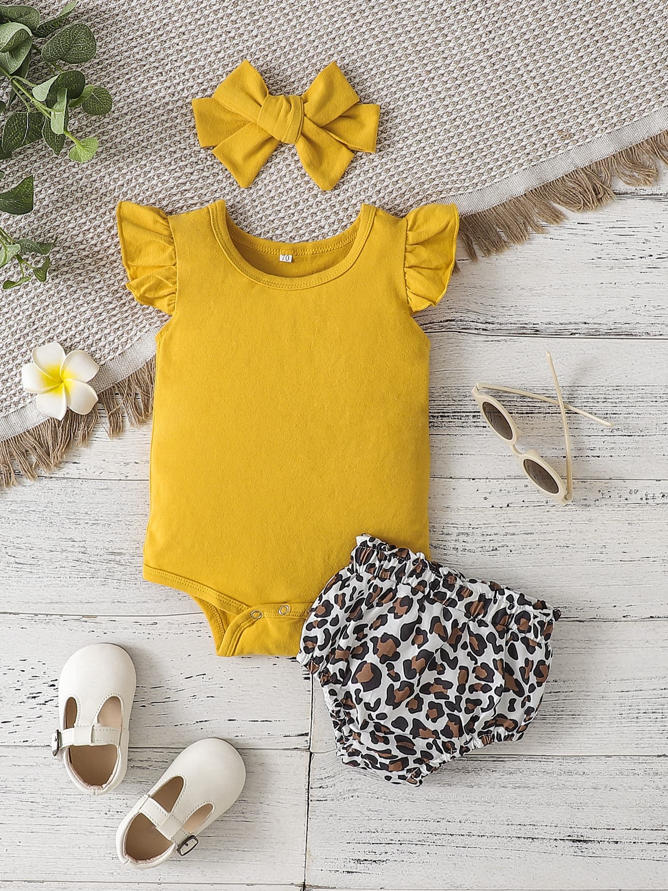 Round Neck Bodysuit and Leopard Bloomers Set